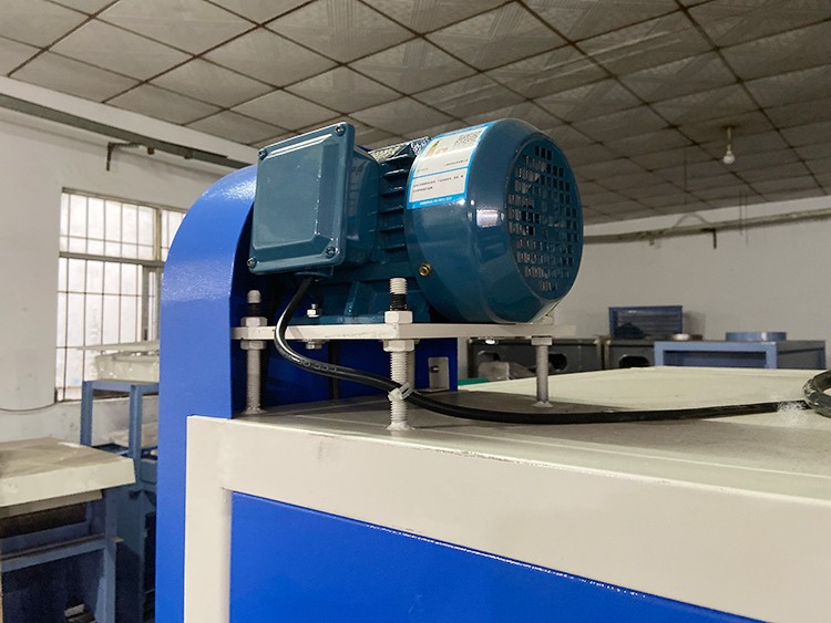 Polyester-Feeding-Machine5.jpg